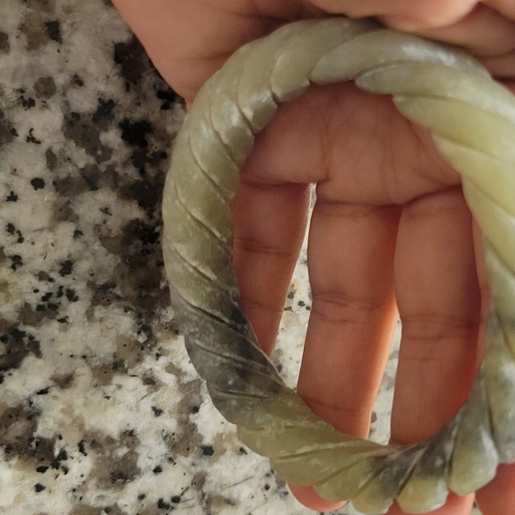 Antique Celadon Nephrite Chunky Twisted Bangle - Picture 7 of 7